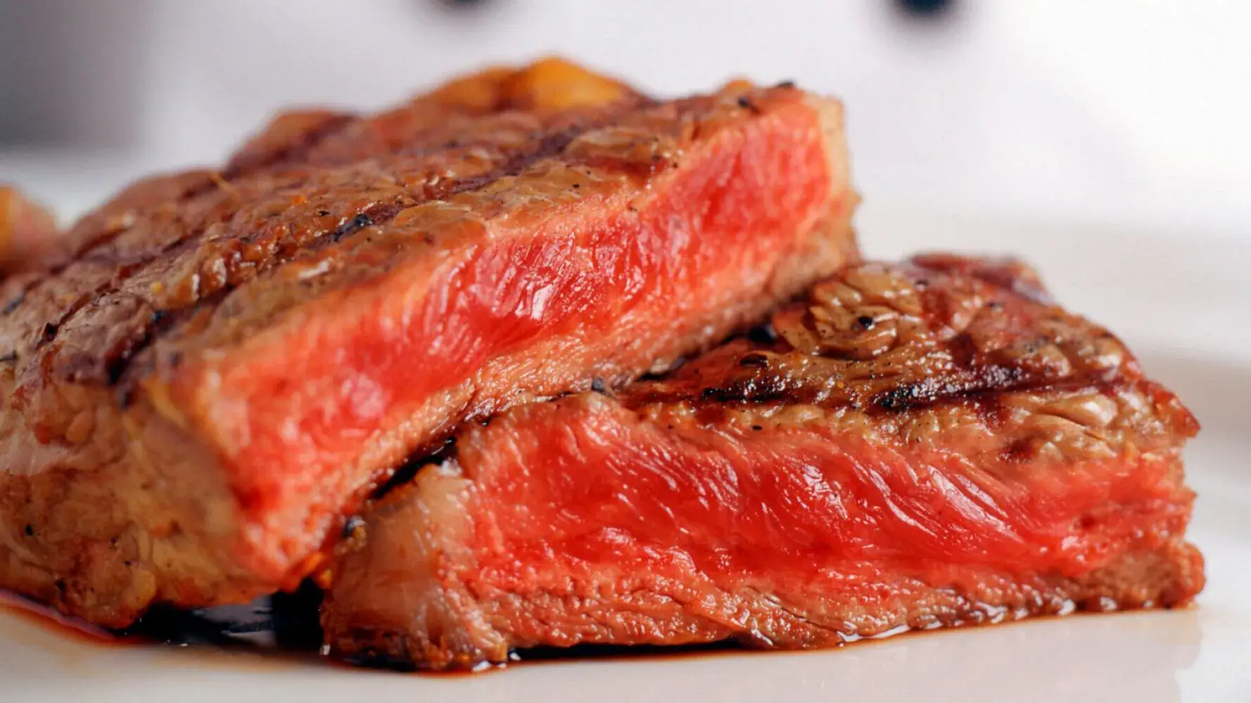 Carnes malcozidas e riscos na gravidez Carnes cruas na gravidez